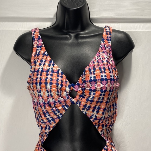 NWT JESSICA SIMPSON CUT OUT FUSCHIA MULTICOLOR ONE PIECE SIZE S - Picture 2 of 6